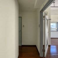  目黒区中町の賃貸物件/玄関に入った視点（403）