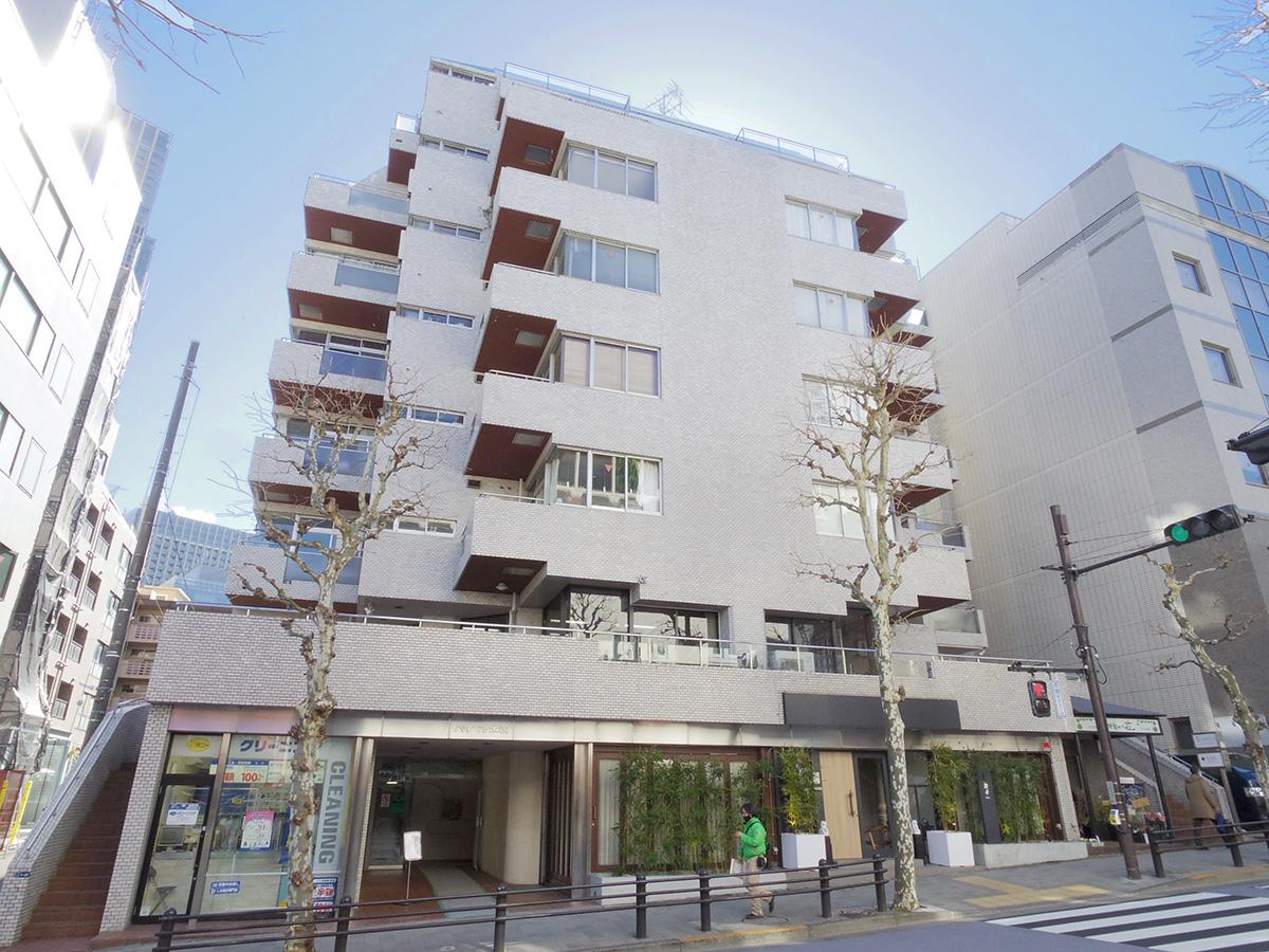 港区赤坂の賃貸物件/カクカクとした外観など特徴のあるレトロマンション