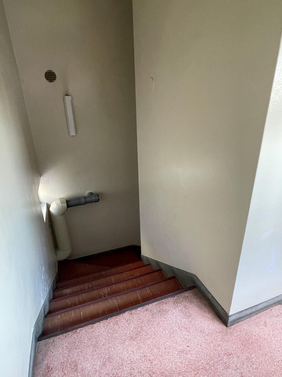 渋谷区千駄ヶ谷の賃貸物件/マンションの共用部：階段でもおりれます