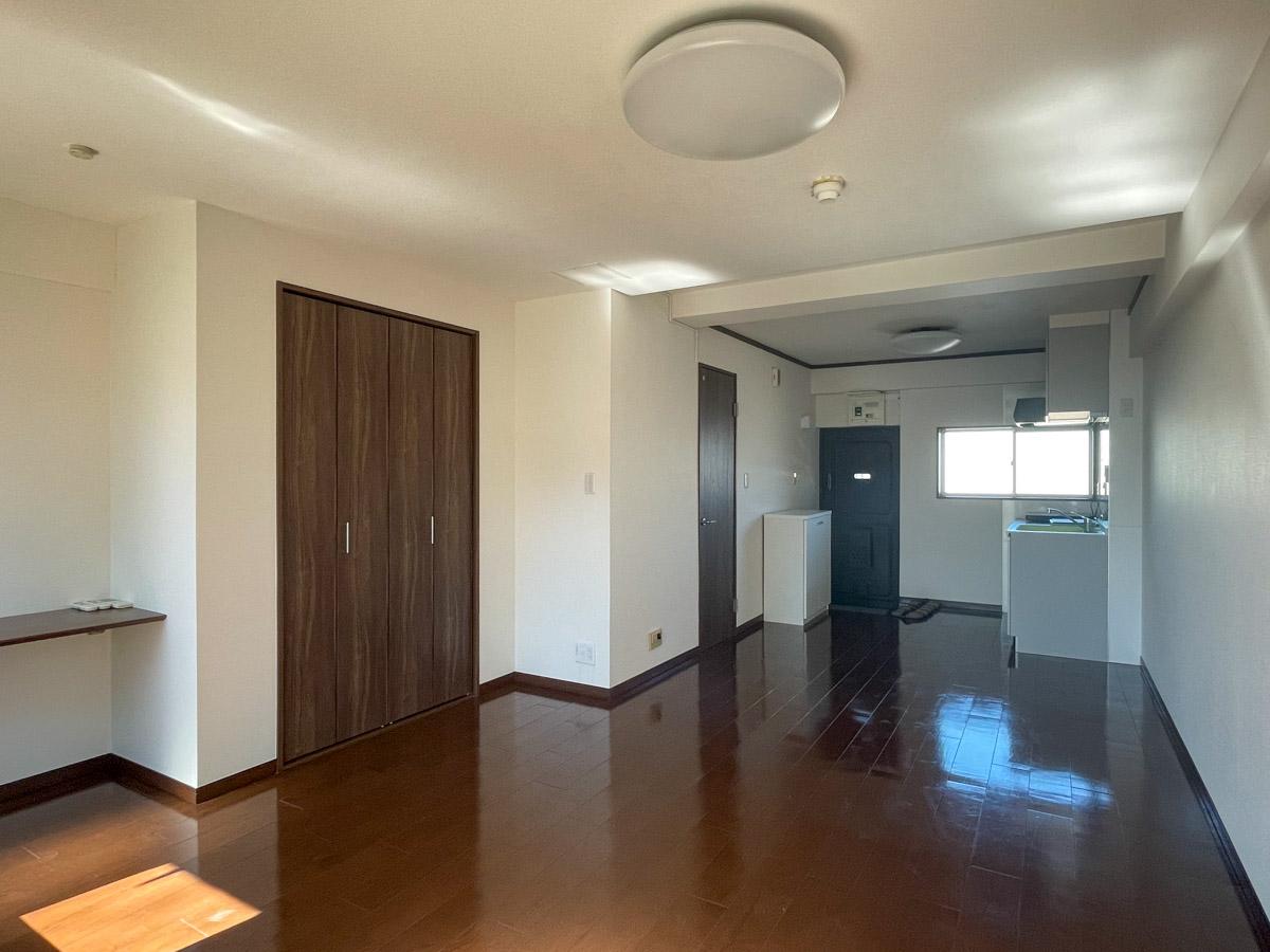 世田谷区等々力の賃貸物件/ベランダから玄関に向かって