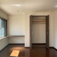 世田谷区等々力の賃貸物件/デスクとクローゼット