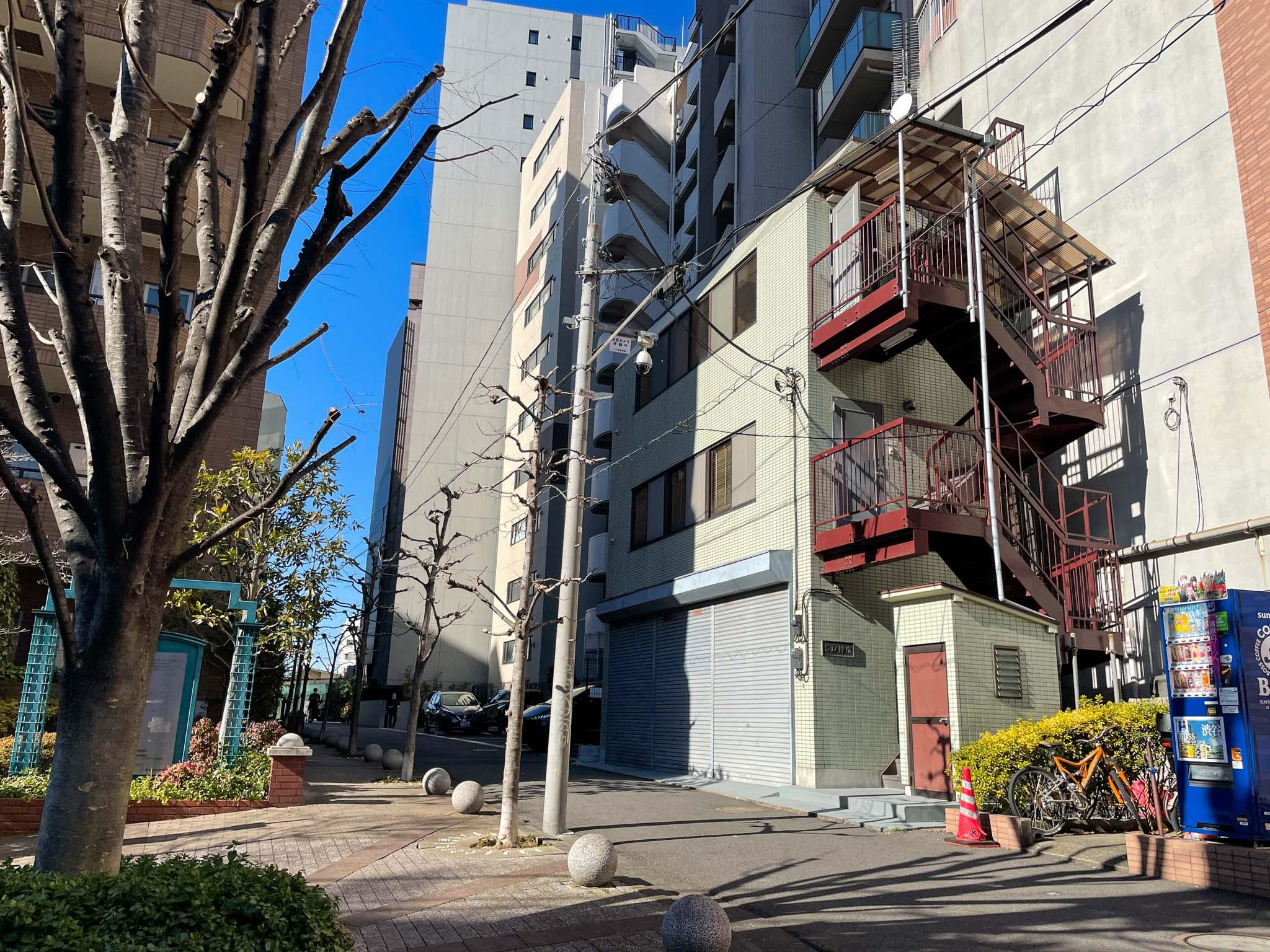 渋谷区神泉町の賃貸物件/ちいさなビルの3階部分