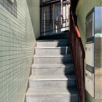 渋谷区神泉町の賃貸物件/この階段で3階まで