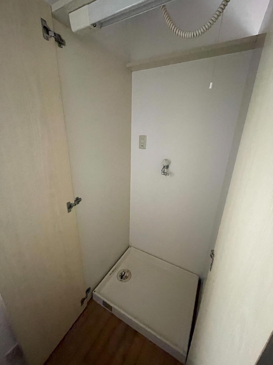 目黒区柿の木坂の賃貸物件/キッチン背面に洗濯機置き場