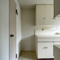 渋谷区松濤の賃貸物件/キッチン。窓がついているので明るい光が入る