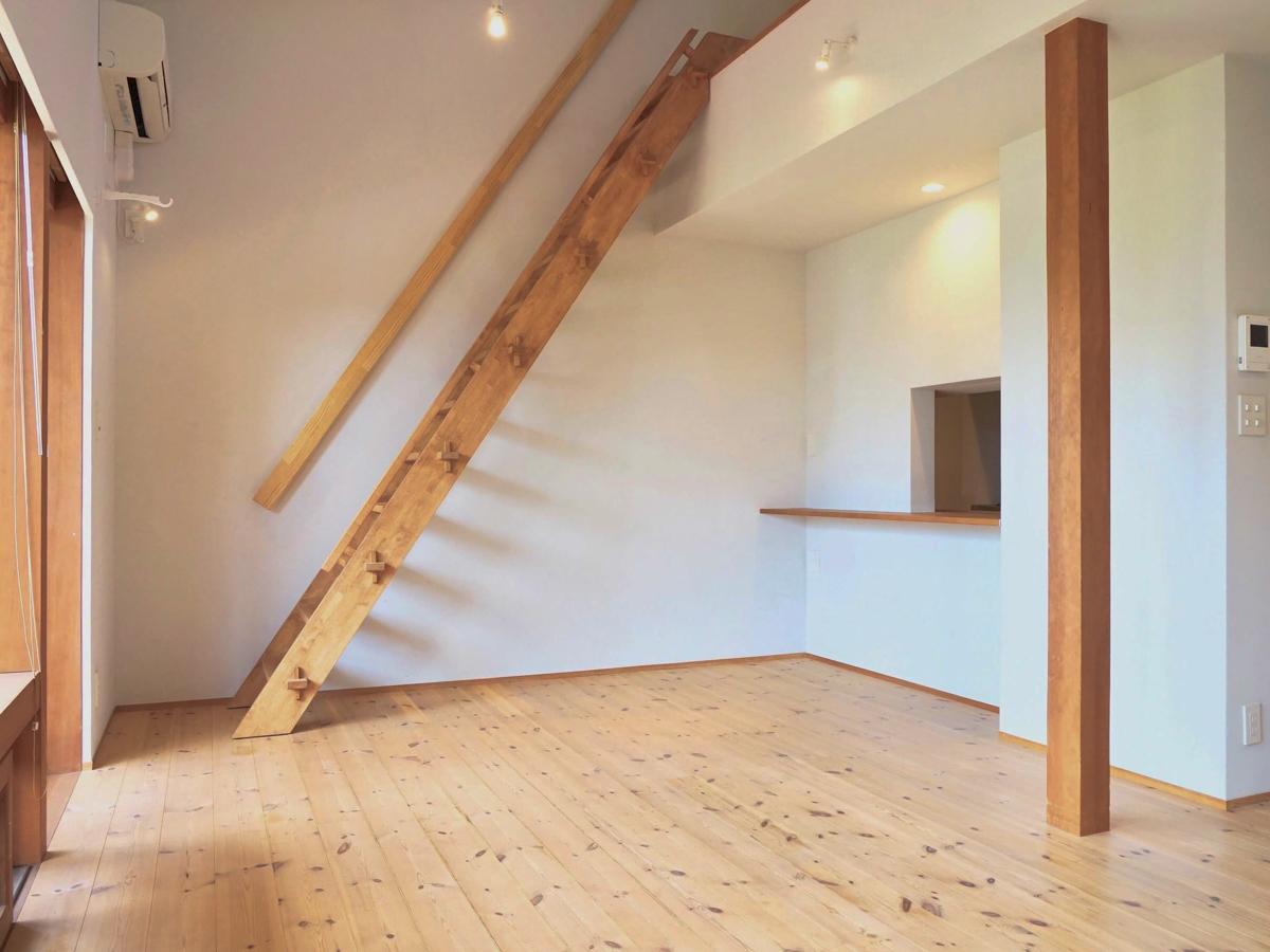 埼玉県越谷市蒲生茜町の賃貸物件/明るく、天井が高く、開放感のある室内