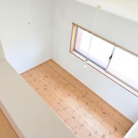 埼玉県越谷市蒲生茜町の賃貸物件/ロフトから、洋室を見下ろす