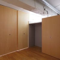 港区赤坂の賃貸物件/引き戸を閉めるとこんな感じ。キッチン側とは完全に区切られていないため、ゆるくつながる