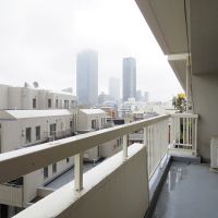 港区赤坂の賃貸物件/バルコニーの先は角度によっては抜けがある
