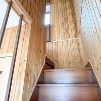 渋谷区本町の賃貸物件/階段を上がって2階へ