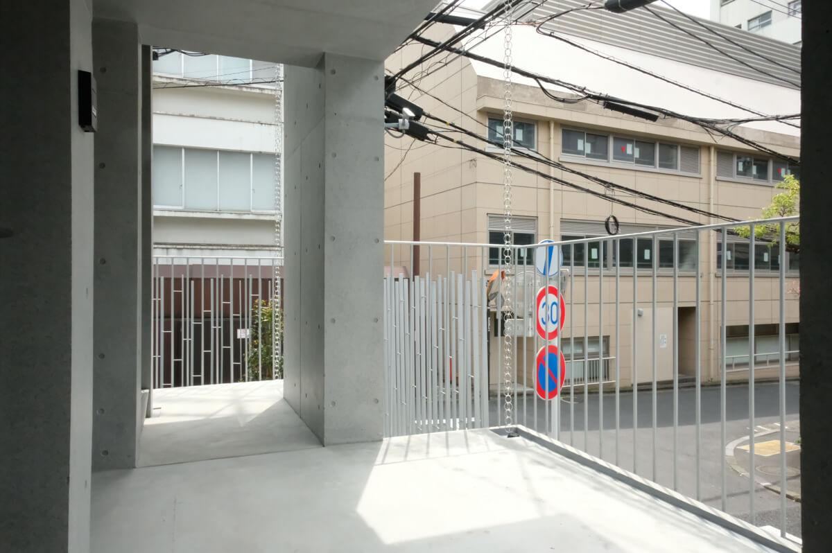 文京区本郷の賃貸物件/201-202号室間の片廊下