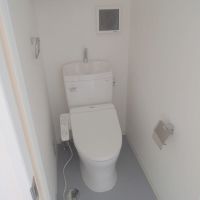 埼玉県戸田市下戸田の賃貸物件/トイレは階段下でお客様も通しやすく