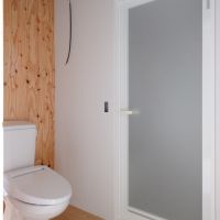 練馬区桜台の賃貸物件/トイレと浴室扉は基本同じ仕上げ（写真は3階11号室のもの）