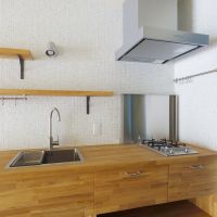 港区赤坂の賃貸物件/キッチン背面は一面タイル張り