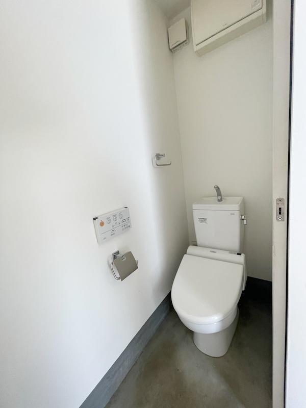 東京都世田谷区代田の賃貸物件/トイレはキッチンの横