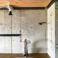 八王子市暁町の賃貸物件/壁にはコップがかけられる金物がとりつけられていて、パーツパーツがかわいい