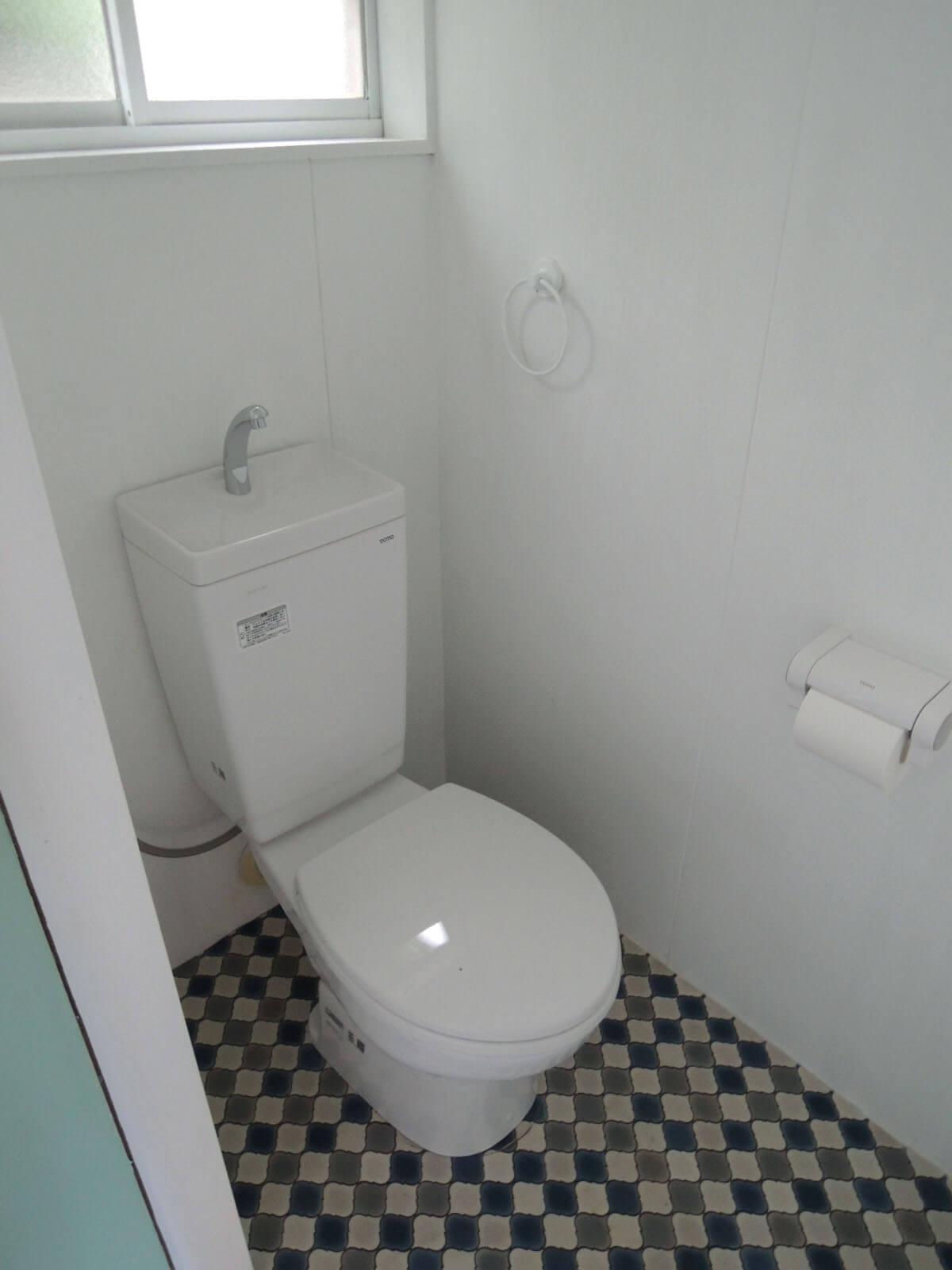 1,2階ともにトイレあります
