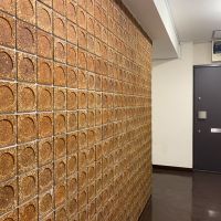 渋谷区神宮前の賃貸物件/共用部の壁がカッコイイ