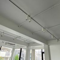 港区南麻布の賃貸物件/ライティングレールが設置済みなのでお好きな照明をどうぞ