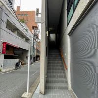 港区南麻布の賃貸物件/3階までは階段のみ