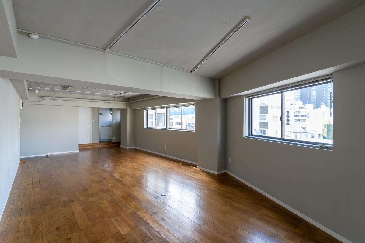 ラフでキレイめなリノベオフィス 渋谷区神宮前の物件 東京r不動産