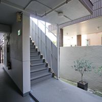 豊島区南長崎の賃貸物件/共用廊下と階段