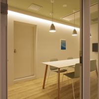 渋谷区幡ヶ谷の賃貸物件/モニターが設置された会議室も無料で利用可能