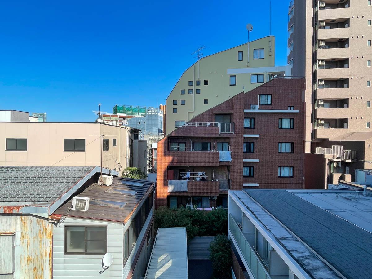 品川区西五反田の賃貸物件/キッチンの窓からの眺望。気持ちがいい