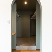 世田谷区駒沢の賃貸物件/アーチ型の入口がかわいいウォークインクローゼット