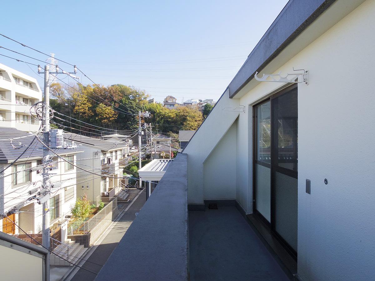 横浜市港北区菊名の賃貸物件/北側のバルコニーには水栓も設置しているため、植物への水やりもスムーズ