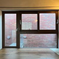 武蔵野市吉祥寺南町の賃貸物件/リビングの大きな窓。建物吹き抜け部分を向いています