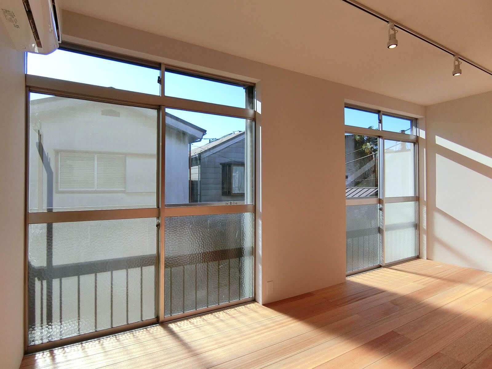 八王子市天神町の賃貸物件/202: 2階は特に日当たりがいい（201は反転タイプ）