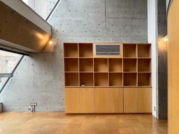 千代田区神田小川町の賃貸物件/コンクリートと円柱