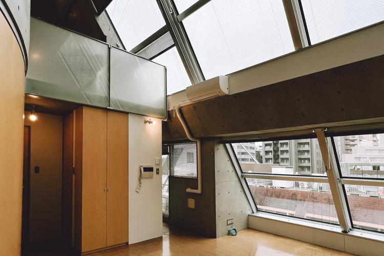 千代田区神田小川町の賃貸物件/吹抜け部分は天高最大約5.3m