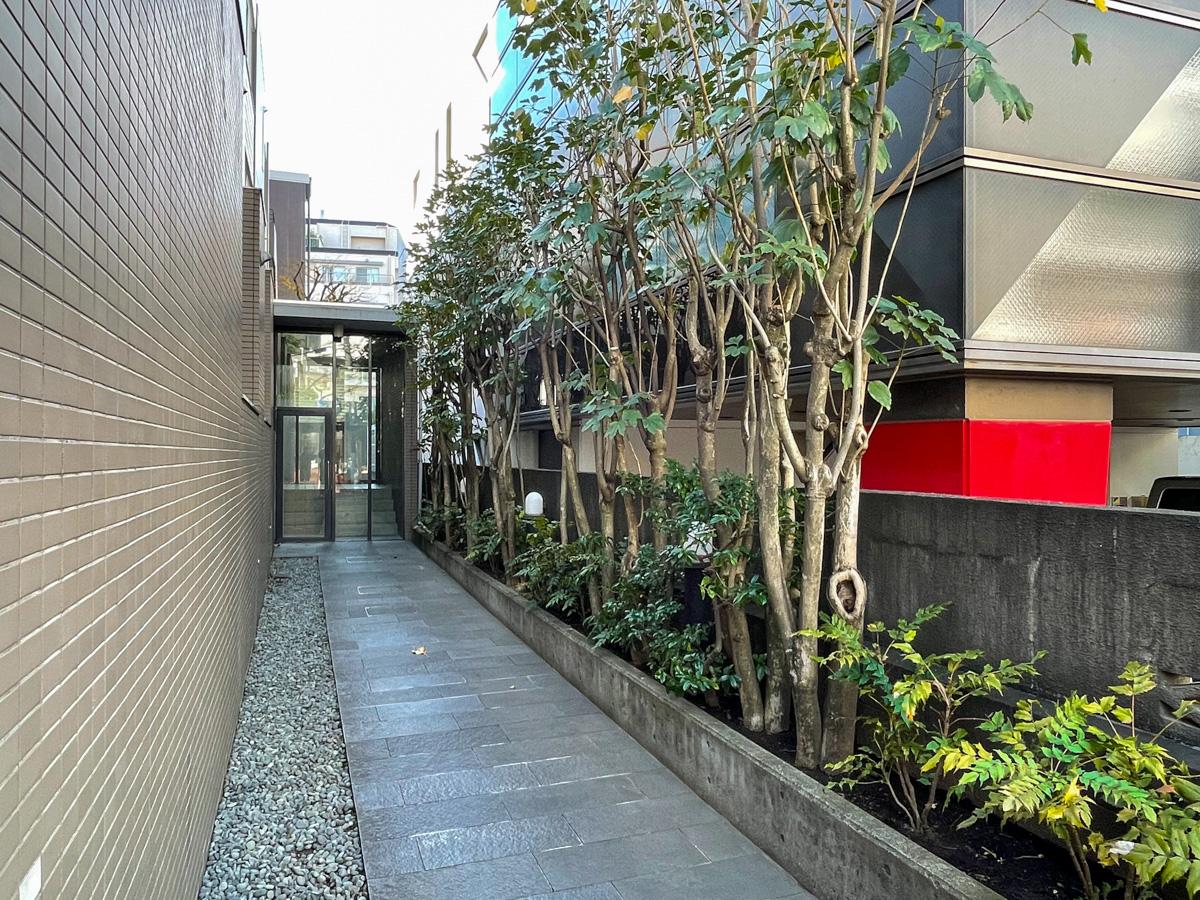 渋谷区元代々木町の賃貸物件/エントランスまでのアプローチ