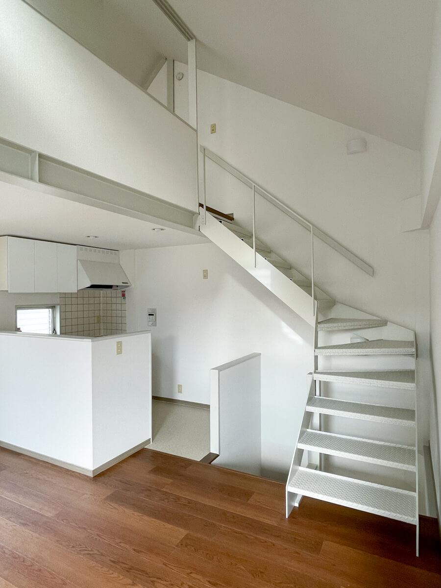 練馬区南田中の賃貸物件/2階：吹き抜けは一番高いところで4.1m超え