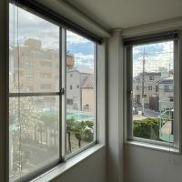練馬区南田中の賃貸物件/2階：抜けがあるコーナー窓