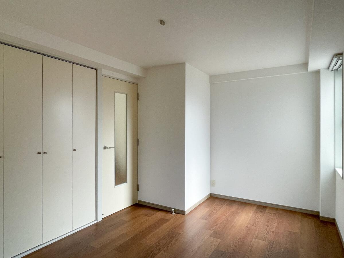 練馬区南田中の賃貸物件/1階：奥の窓際にはデスクを置いて作業スペースでも良いかも