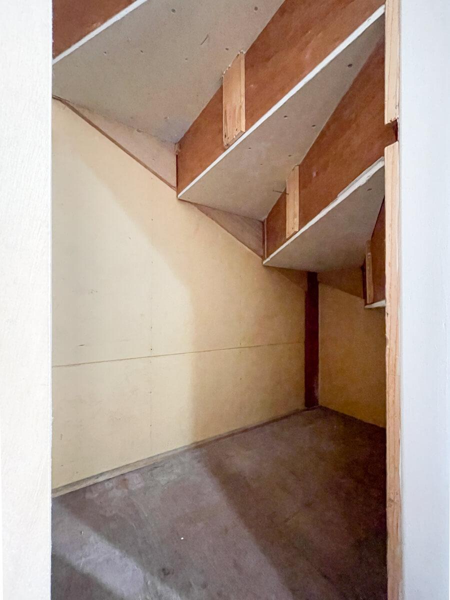 練馬区南田中の賃貸物件/階段下収納