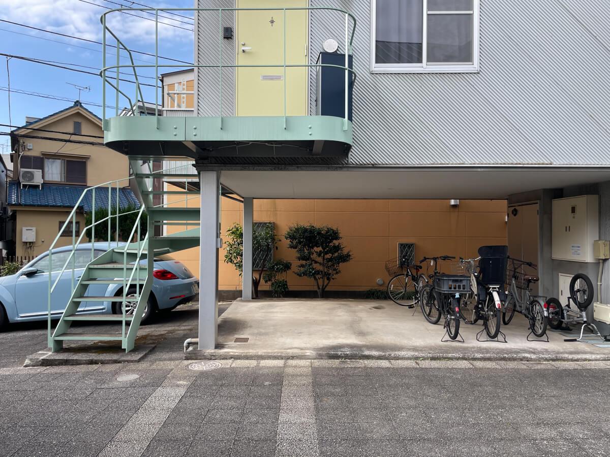 練馬区南田中の賃貸物件/駐車場駐輪場スペース（駐車場サイズ：高さ2180mm／幅2700mm／奥行4330mm）＊駐輪方法次第では幅と奥行きは拡張可能