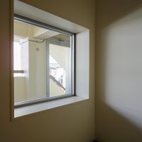 杉並区高円寺南の賃貸物件/現在は目隠し用のフィルムが貼られている