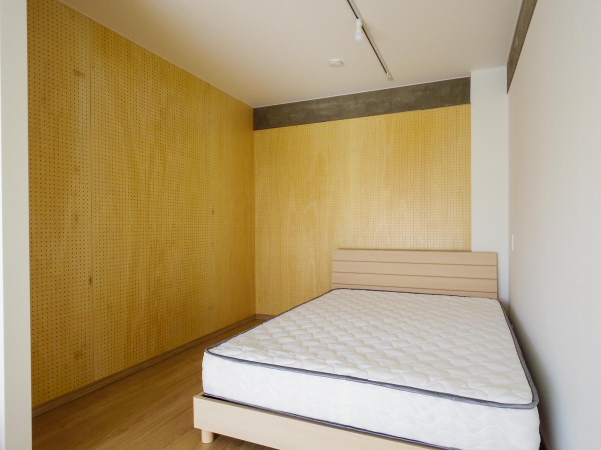 杉並区高円寺南の賃貸物件/ベッドを置いたイメージとしても見ていただけたら（写真のベッドはセミダブルサイズ）