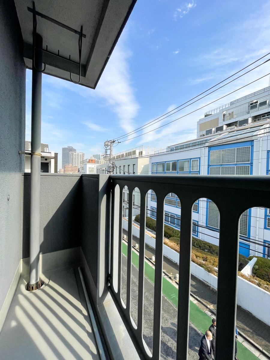 品川区西五反田の賃貸物件/バルコニーはかなり狭く、洗濯物が干せません