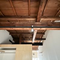 墨田区京島の賃貸物件/あらわにした小屋組。ちょっぴり夏は暑くて冬は寒いかも
