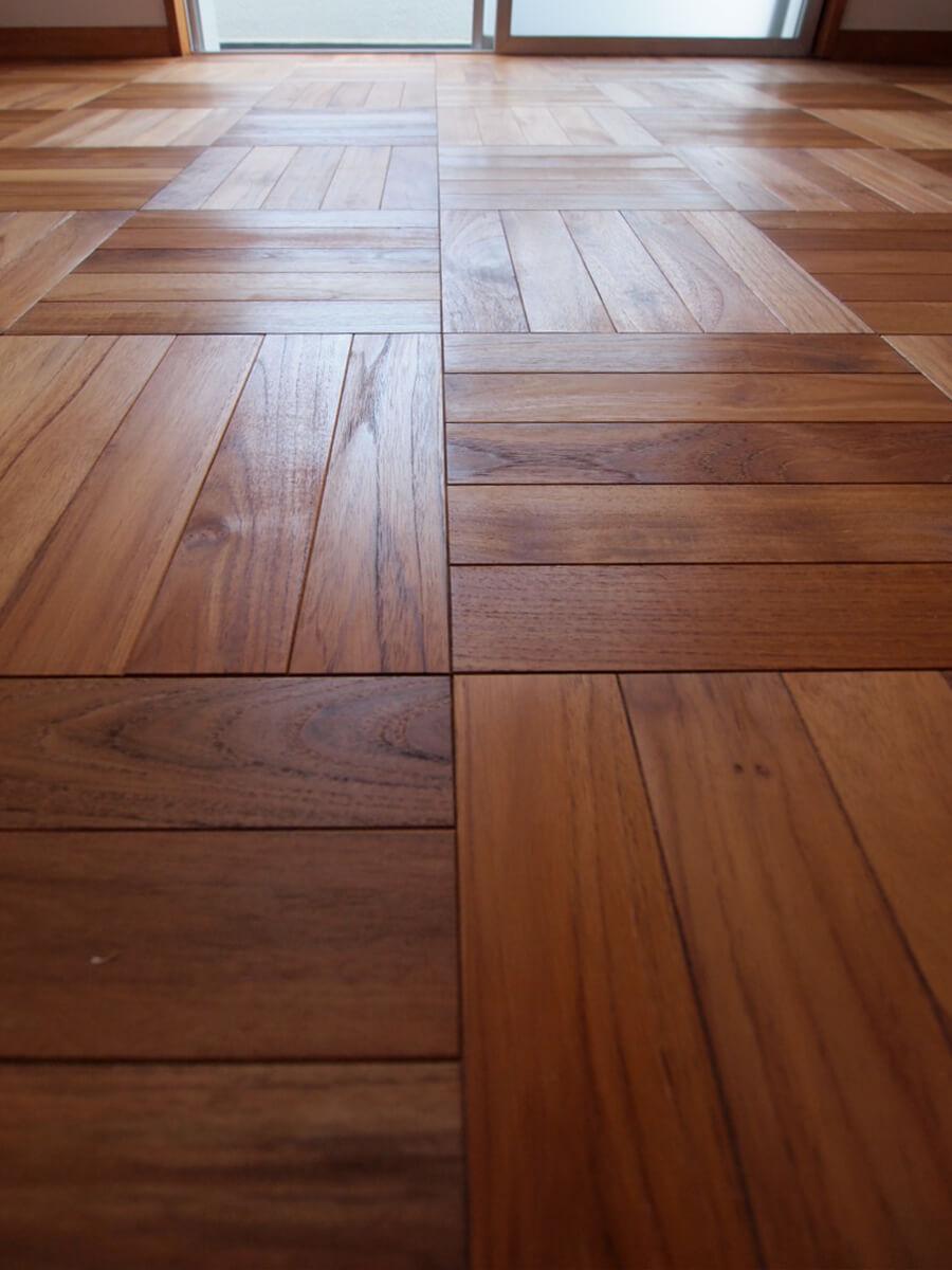 横浜市青葉区すすき野の売買物件/パーケット張りの無垢フローリングがレトロでかわいい