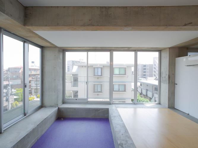 座間市相武台の賃貸物件/周りは戸建てが多いので、視界良好です。