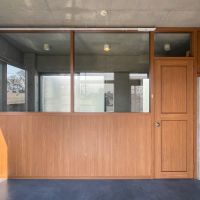 世田谷区岡本の賃貸物件/上階：内窓があるため、階段側にも光が抜けるつくり