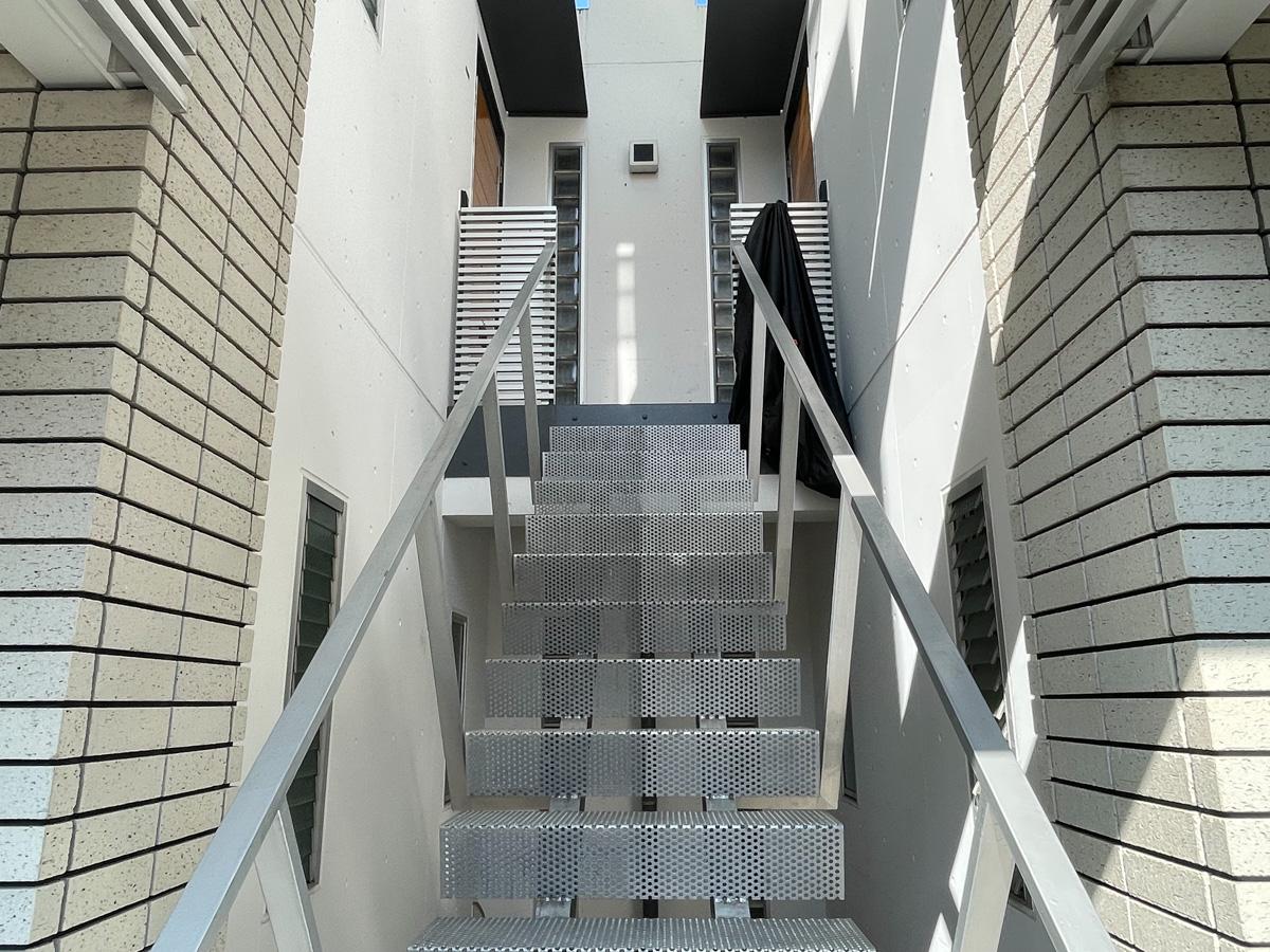 世田谷区岡本の賃貸物件/共用階段