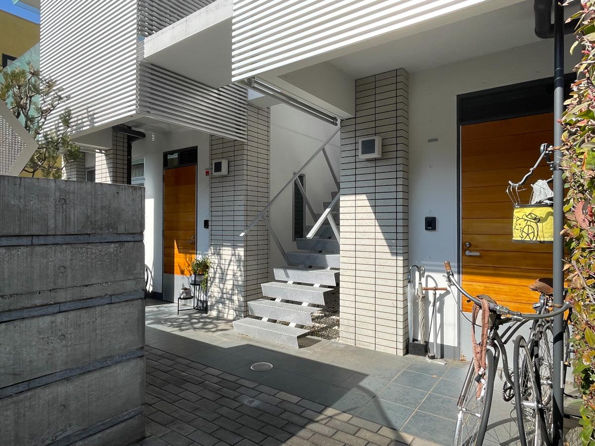 世田谷区岡本の賃貸物件/共用部。オートロック付き