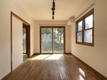 町田市玉川学園の賃貸物件/高台の楽しげな戸建て